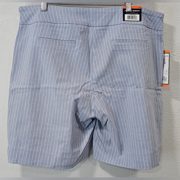 Hilary Radley Women's Mid Rise Bermuda Blue White Shorts 9" Inseam Size XXL NWT - Picture 6 of 12